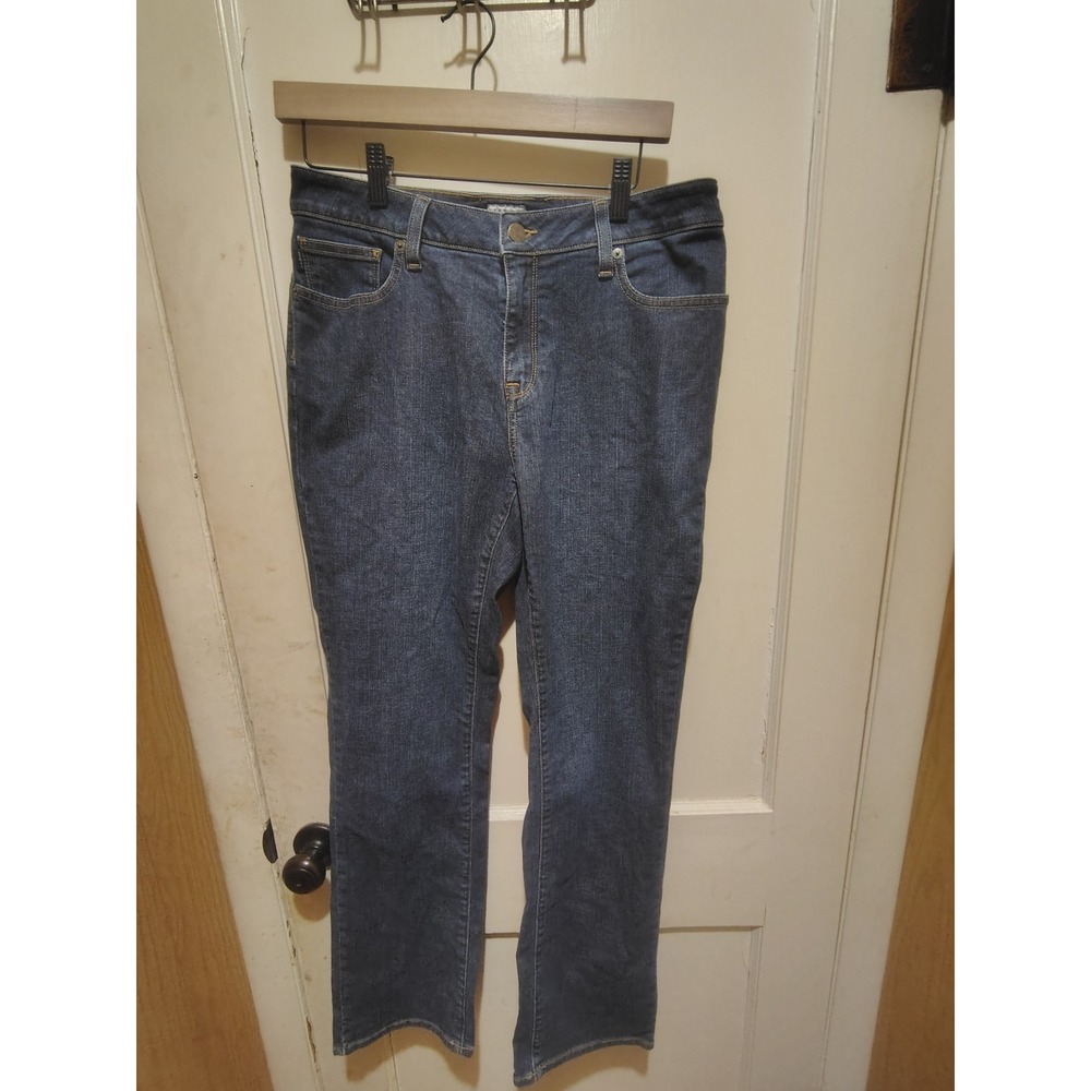 LL Bean Favorite Fit Straight Leg Jeans Medium Wash Denim Womens 8 Regular - Picture 1 of 5